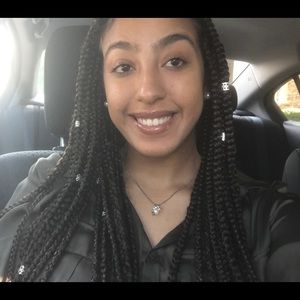 Meet your Posher, Nadin